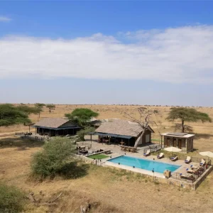Semi-Luxury Accommodation: Serengeti Semetu Camp